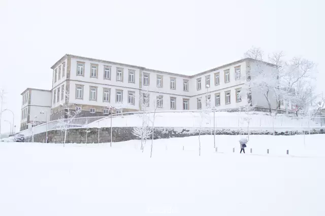 Escola Básica de Santa Clara - Em dia de Neve