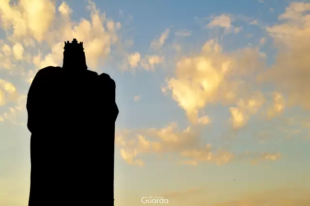 Estátua de Dom Sancho I - Sihueta (foto de 2012)